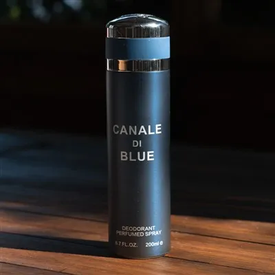 Deodorante per auto pulito